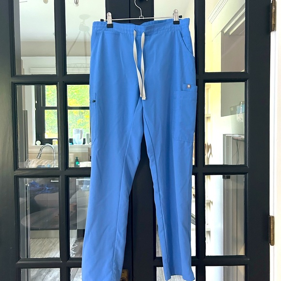 Ceil Blue Figs Zamora Straight leg scrubs. Size small. Excellent used condition. - Picture 1 of 2